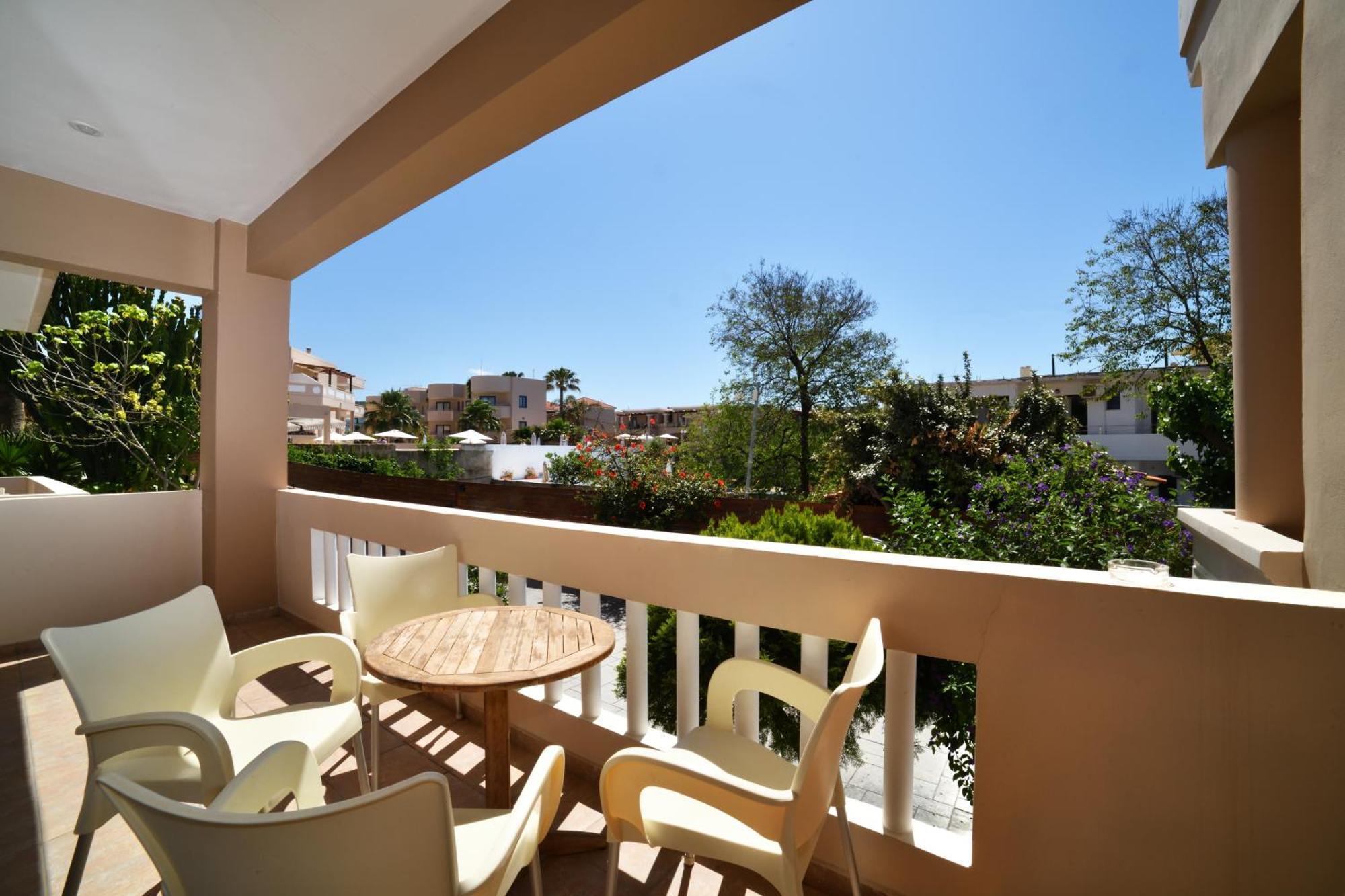 Akatos Hotel Агия-Марина Экстерьер фото